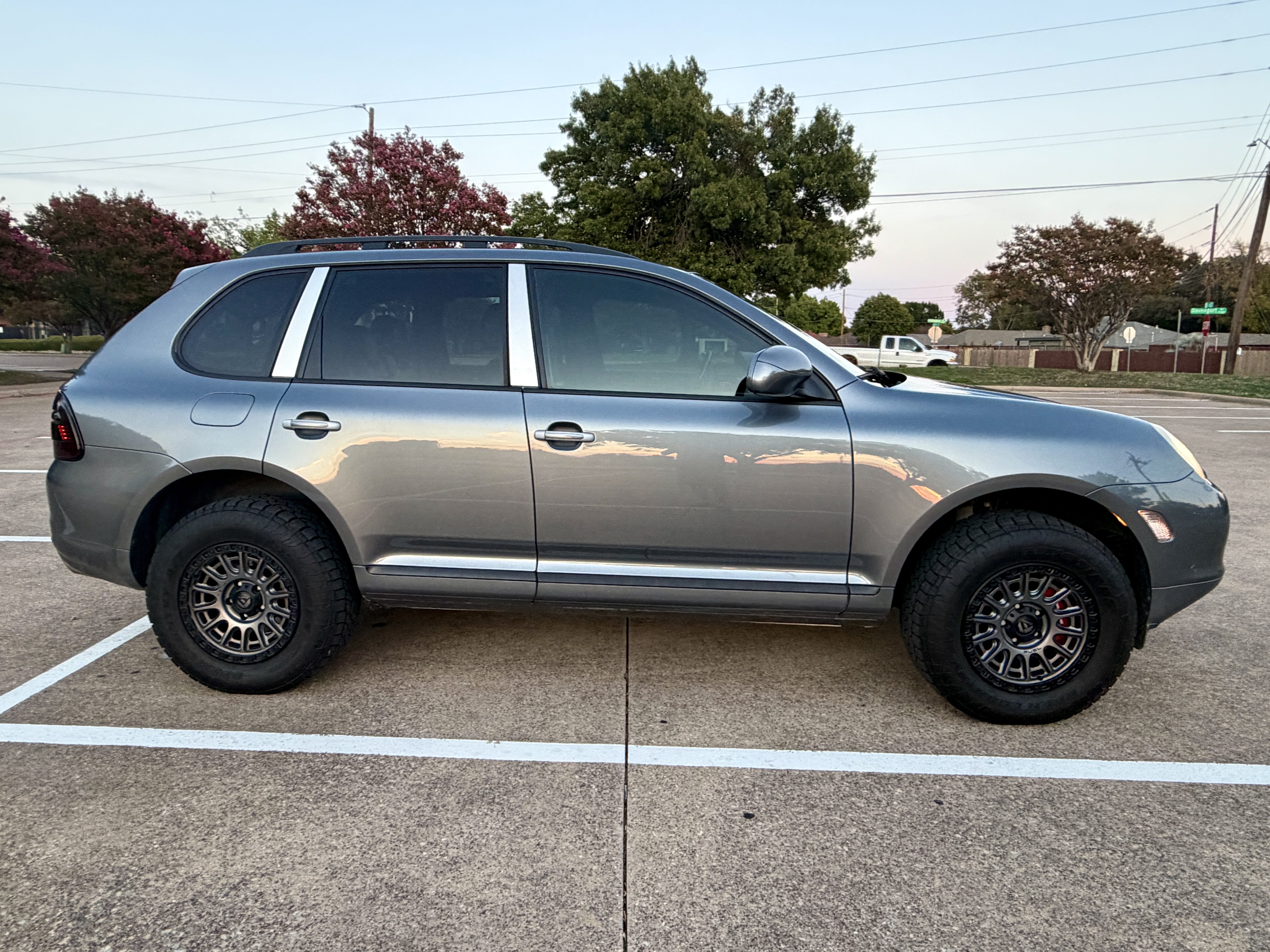 Used 2005 Porsche Cayenne Turbo AWD/4WD image 6