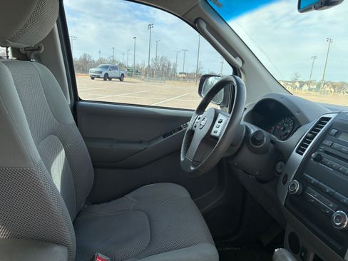 Used 2011 Nissan Frontier SV w/ SV Premium Utility Pkg image 23