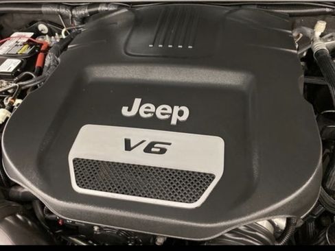 Used 2015 Jeep Wrangler Sport AWD/4WD image 29