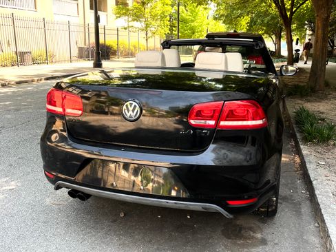 Used 2012 Volkswagen Eos Komfort FWD image 11
