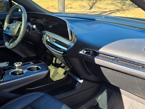 Used 2023 Cadillac Lyriq 2WD image 9