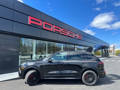 Used 2017 Porsche Cayenne GTS AWD/4WD image 1