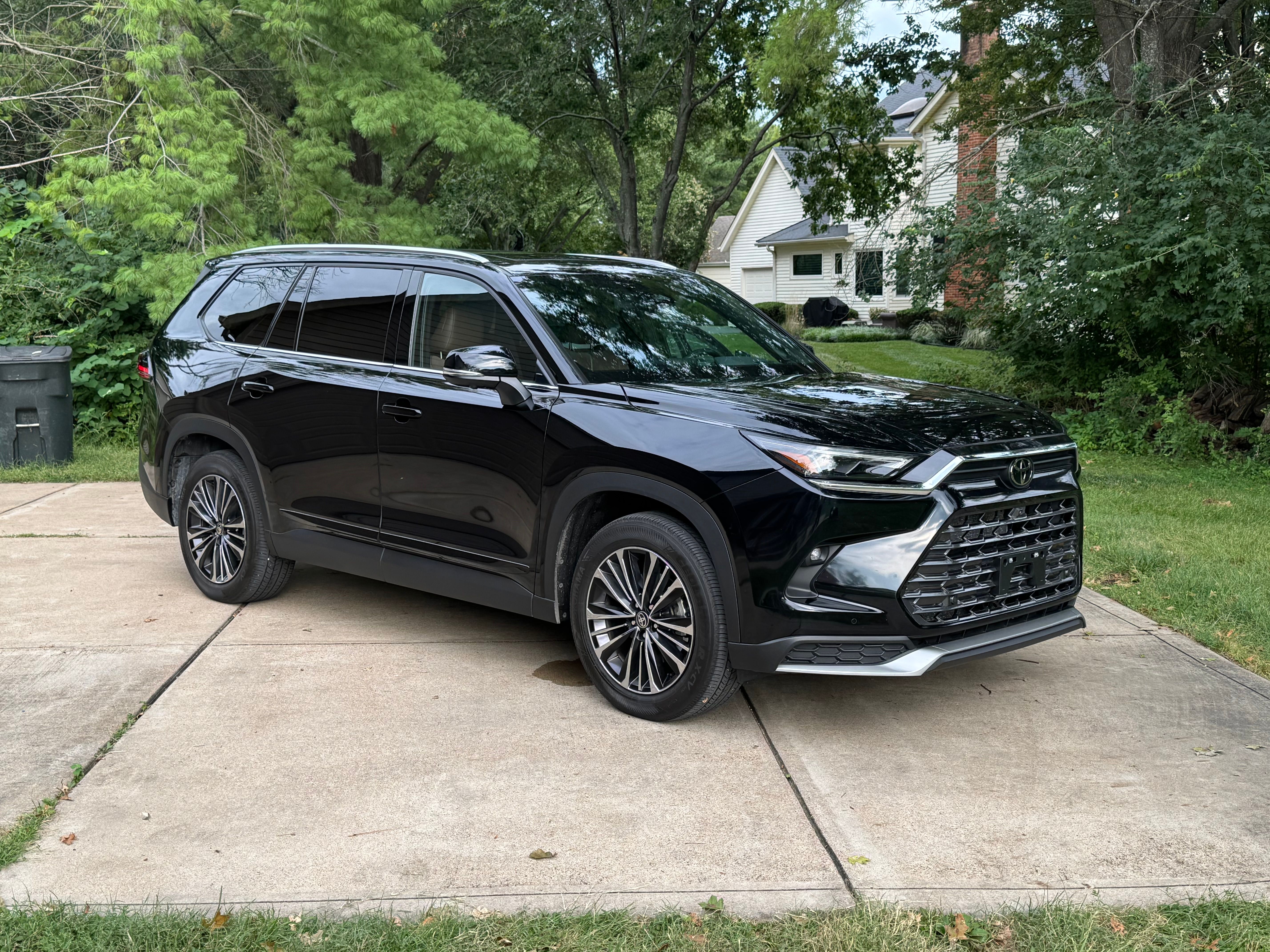 Used 2025 Toyota Grand Highlander AWD Hybrid image 1