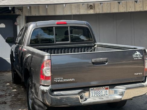 Used 2013 Toyota Tacoma 2WD Access Cab w/ SR5 Pkg image 2