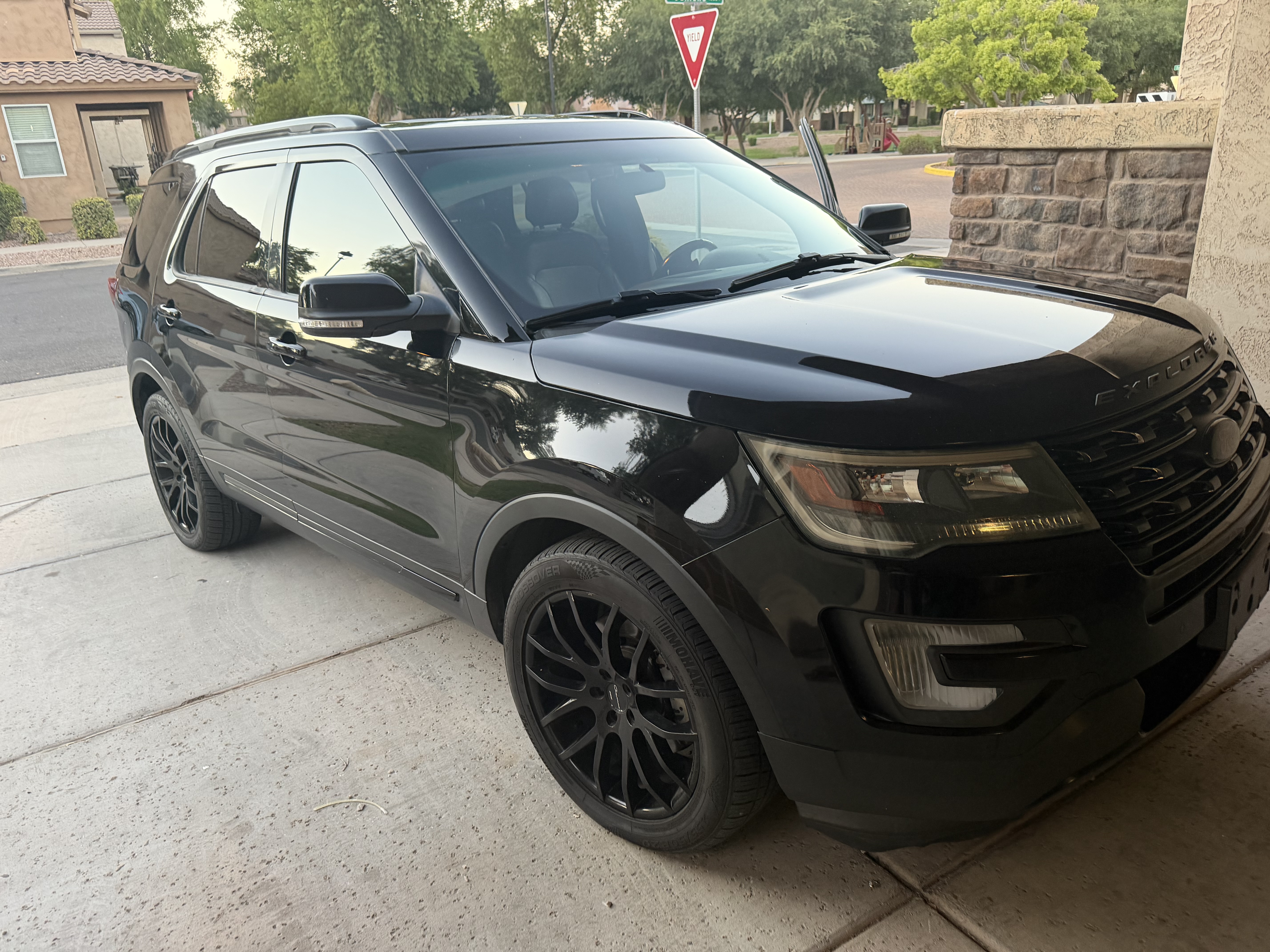 Used 2016 Ford Explorer Sport w/ Equipment Group 401A AWD/4WD image 1