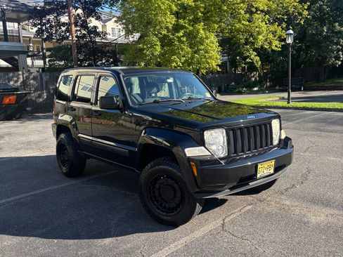Used 2012 Jeep Liberty Sport w/ Driver Convenience Group AWD/4WD image 5