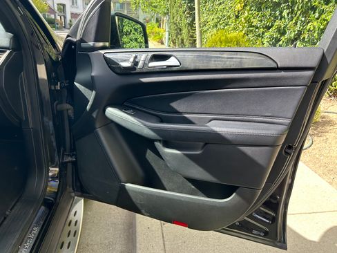 Used 2018 Mercedes-Benz GLE 350 image 30