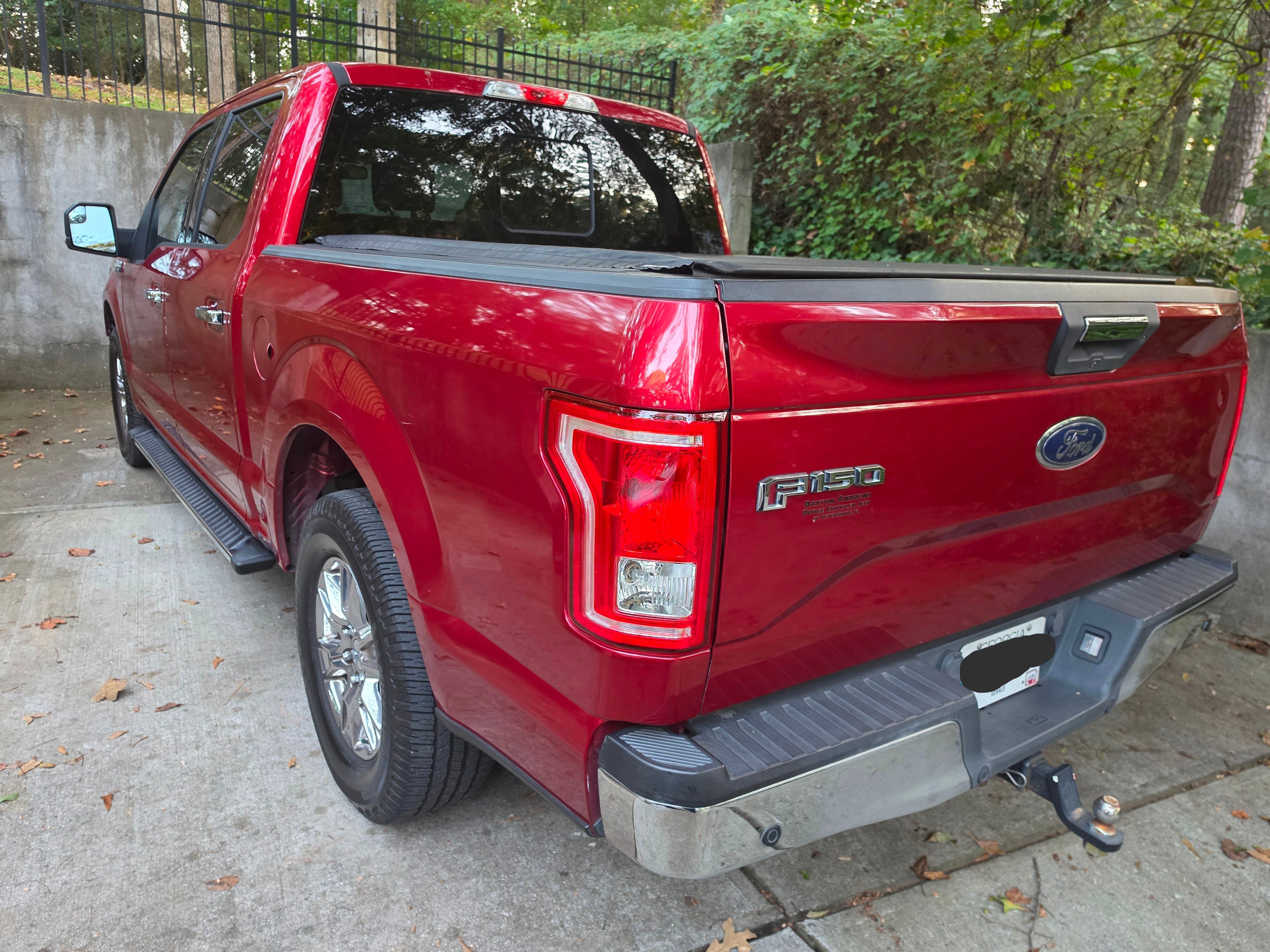 Used 2017 Ford F150 XLT w/ Equipment Group 302A Luxury RWD image 4