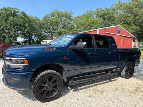 Used 2022 RAM 3500 Big Horn w/ Level C Equiment Group AWD/4WD image 1