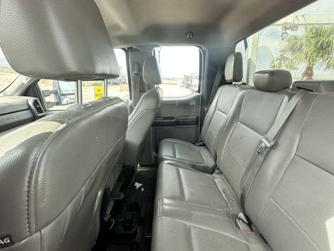 Used 2017 Ford F350 Lariat RWD image 8
