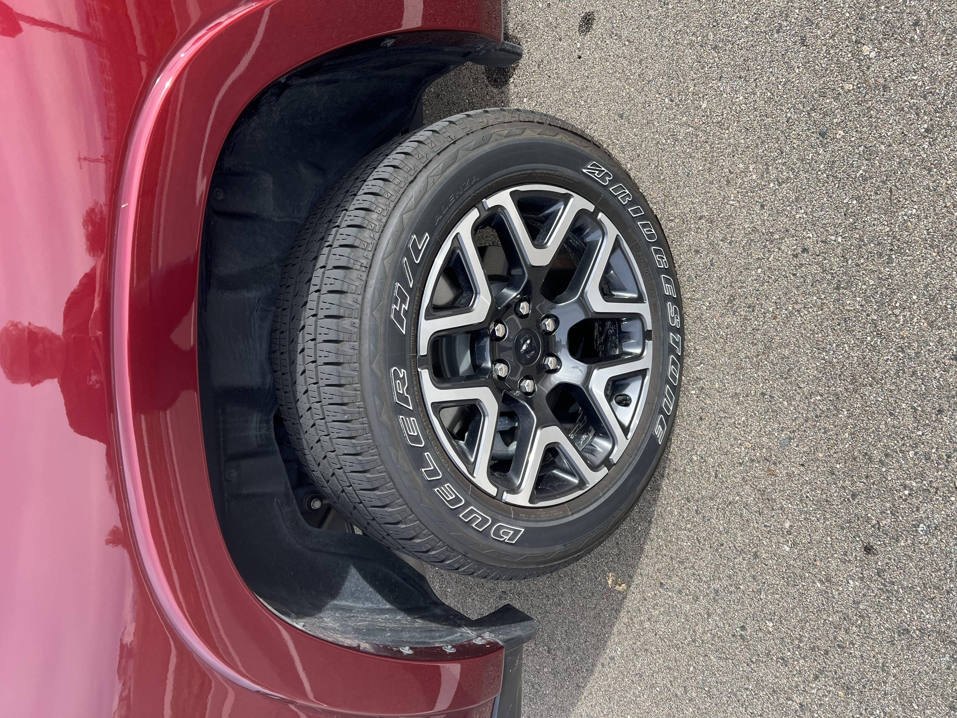 Used 2025 RAM 1500 Laramie w/ Sport Appearance Package AWD/4WD image 10