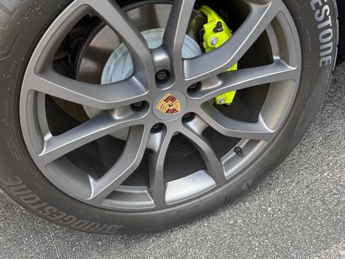 Used 2024 Porsche Cayenne image 12