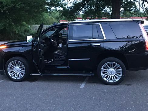 Used 2015 Cadillac Escalade Platinum image 7