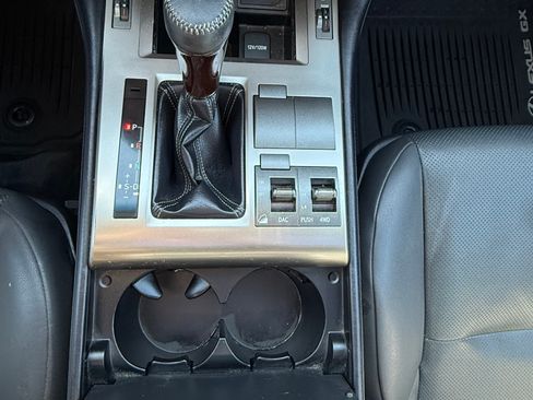 Used 2019 Lexus GX 460 Premium image 25