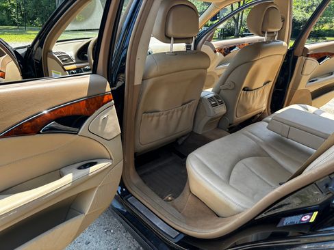 Used 2007 Mercedes-Benz E 350 4MATIC Wagon image 11