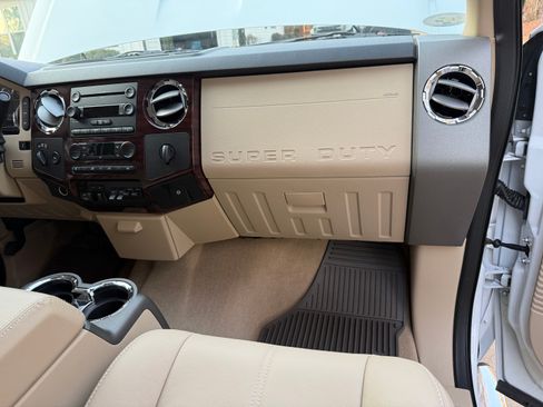 Used 2008 Ford F250 Lariat image 13