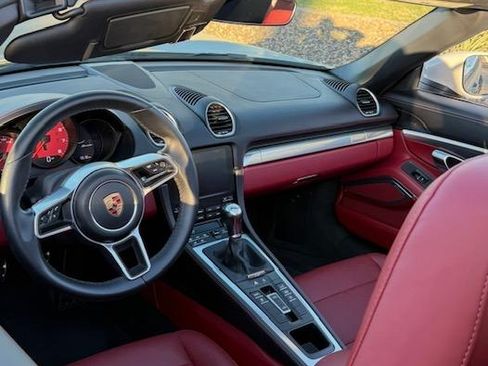 Used 2024 Porsche 718 Boxster image 23