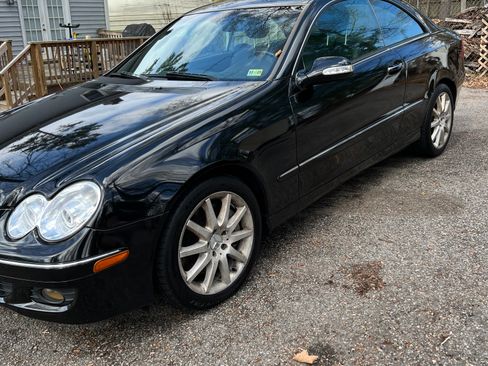 Used 2007 Mercedes-Benz CLK 350 Coupe image 2