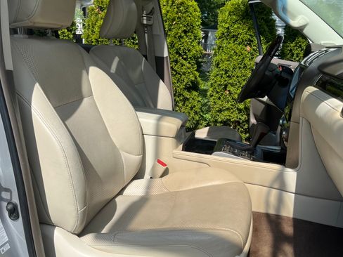 Used 2014 Lexus GX 460 Luxury w/ Driver Support Package AWD/4WD image 19