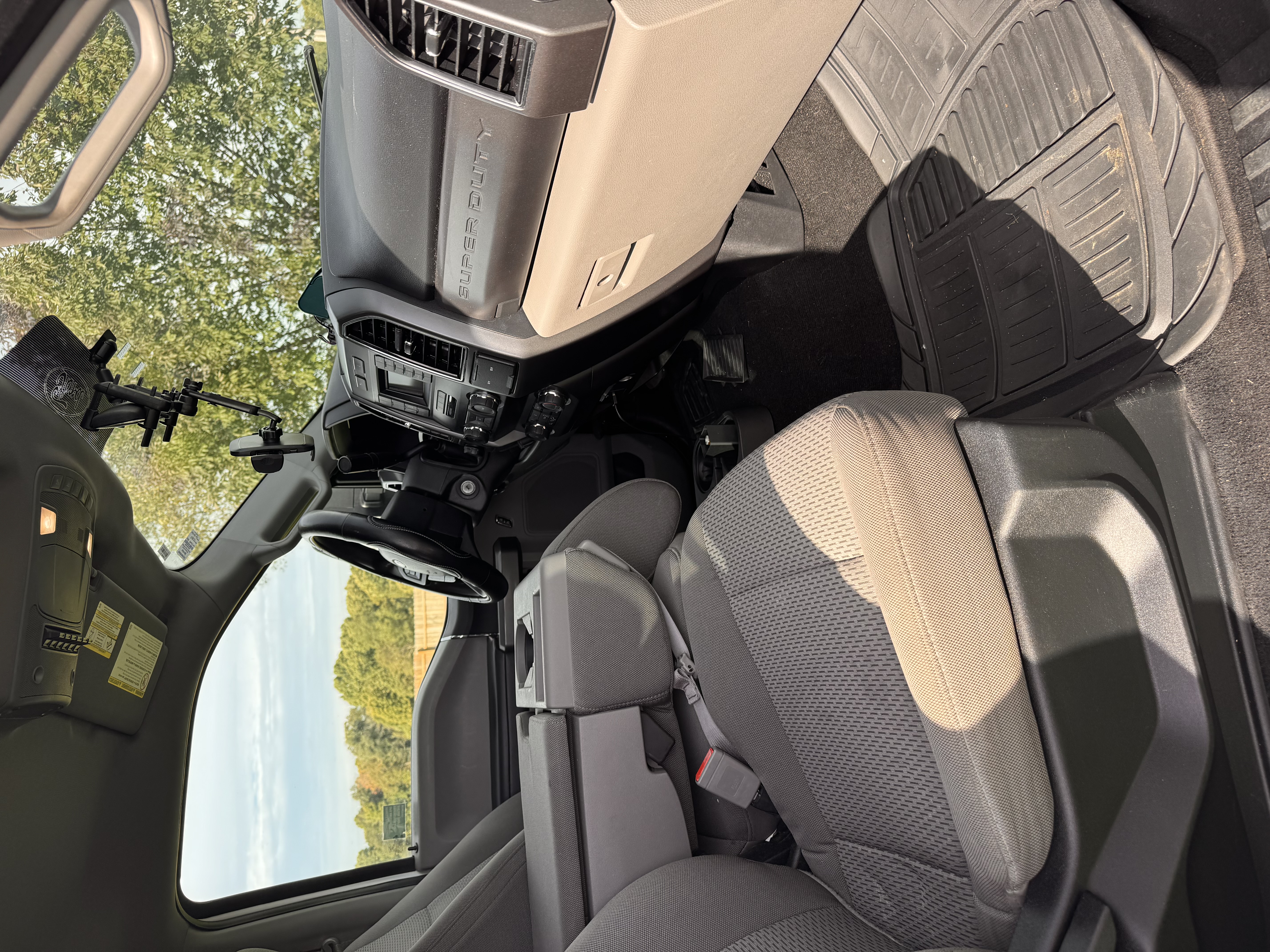Used 2019 Ford F250 XLT w/ XLT Value Package AWD/4WD image 16