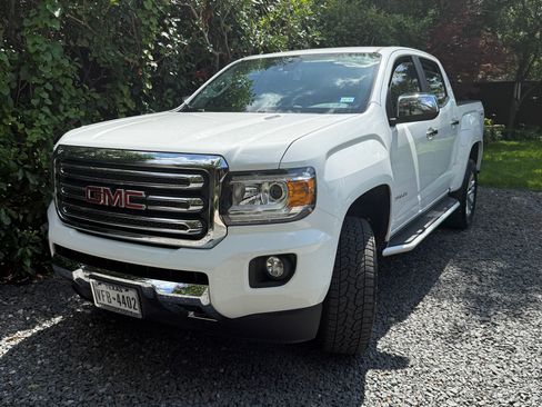 Used 2016 GMC Canyon SLT w/ Driver Alert Package AWD/4WD image 2