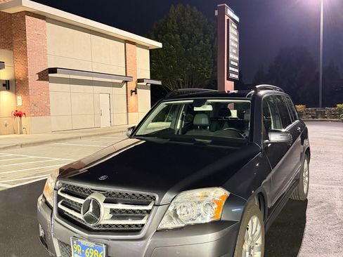 Used 2011 Mercedes-Benz GLK 350 4MATIC image 5