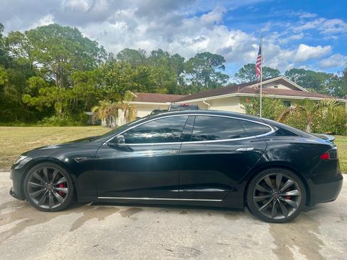 Used 2016 Tesla Model S P90D image 1