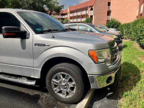 Used 2013 Ford F150 XLT w/ Luxury Equipment Group RWD image 11