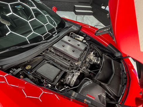 Used 2015 Chevrolet Corvette Z06 w/ 3LZ Preferred Equipment Group image 10