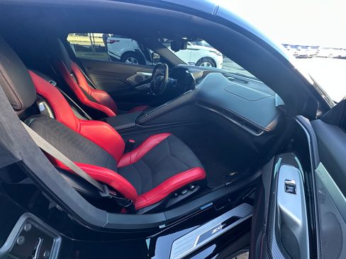 Used 2023 Chevrolet Corvette Z06 w/ Z07 Performance Package image 11