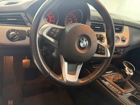 Used 2015 BMW Z4 sDrive28i image 16