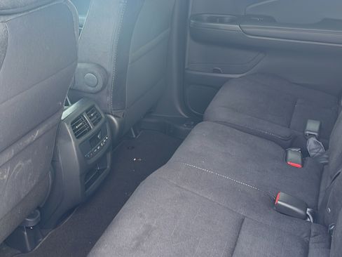 Used 2022 Honda Pilot Sport image 2