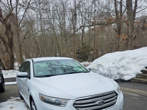 Used 2013 Ford Taurus SEL image 5