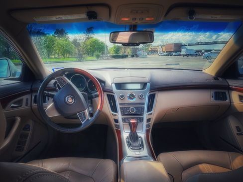 Used 2011 Cadillac CTS Luxury image 12