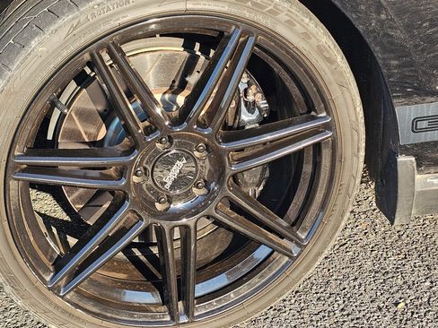 Used 2010 Ford Mustang Shelby GT500 RWD image 2