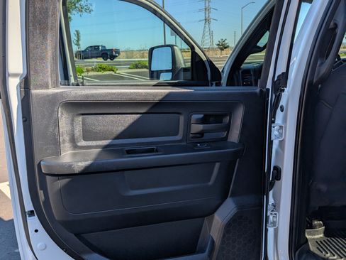 Used 2023 RAM 2500 Tradesman w/ Chrome Appearance Group image 9