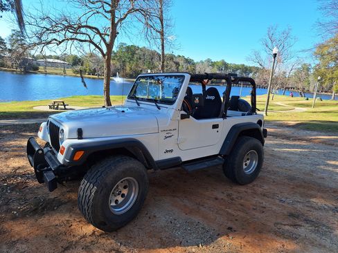 Used 1998 Jeep Wrangler Sport image 4