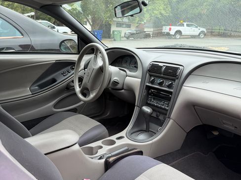 Used 2002 Ford Mustang Premium RWD image 6