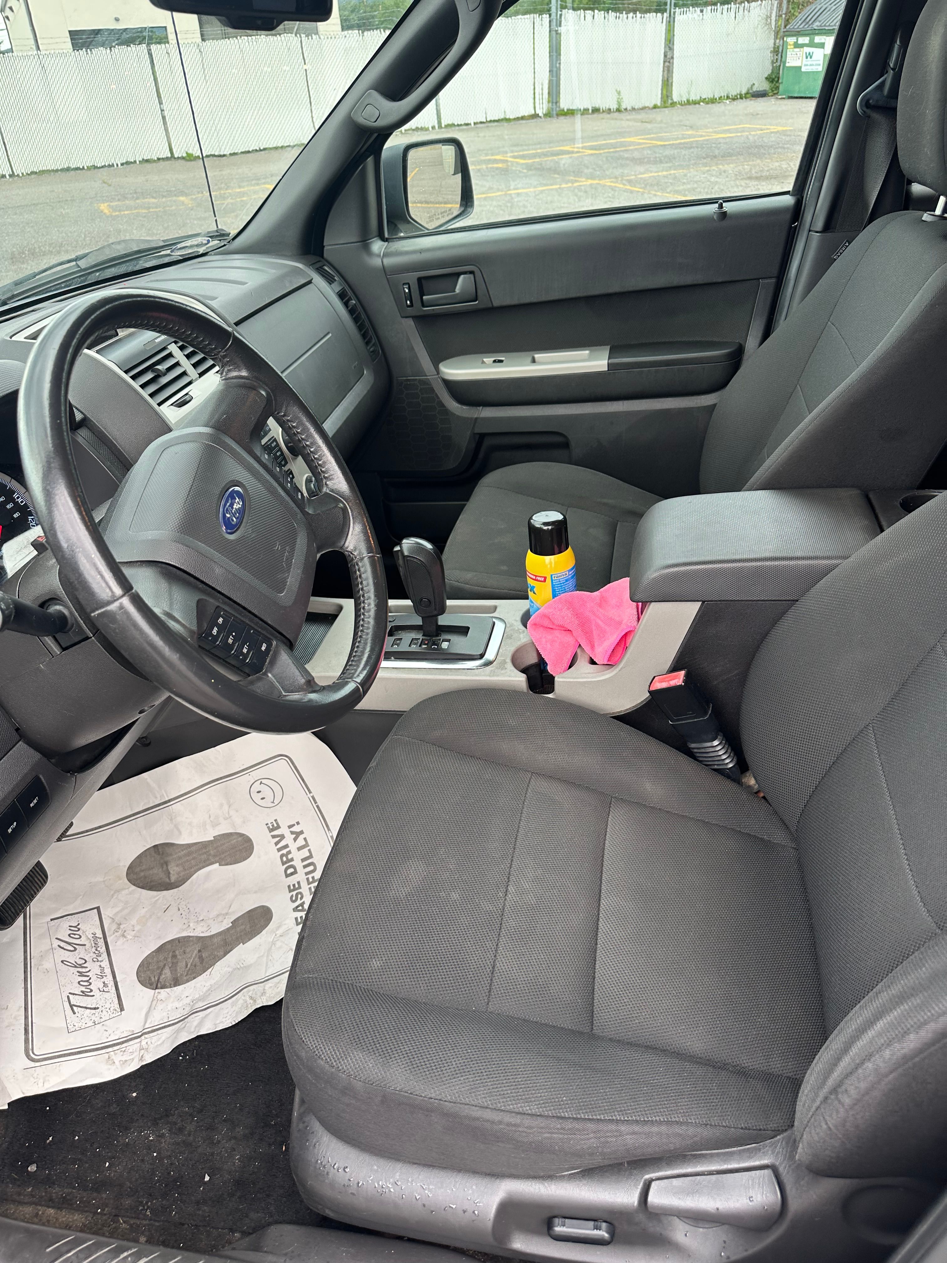 Used 2010 Ford Escape XLT AWD/4WD image 9