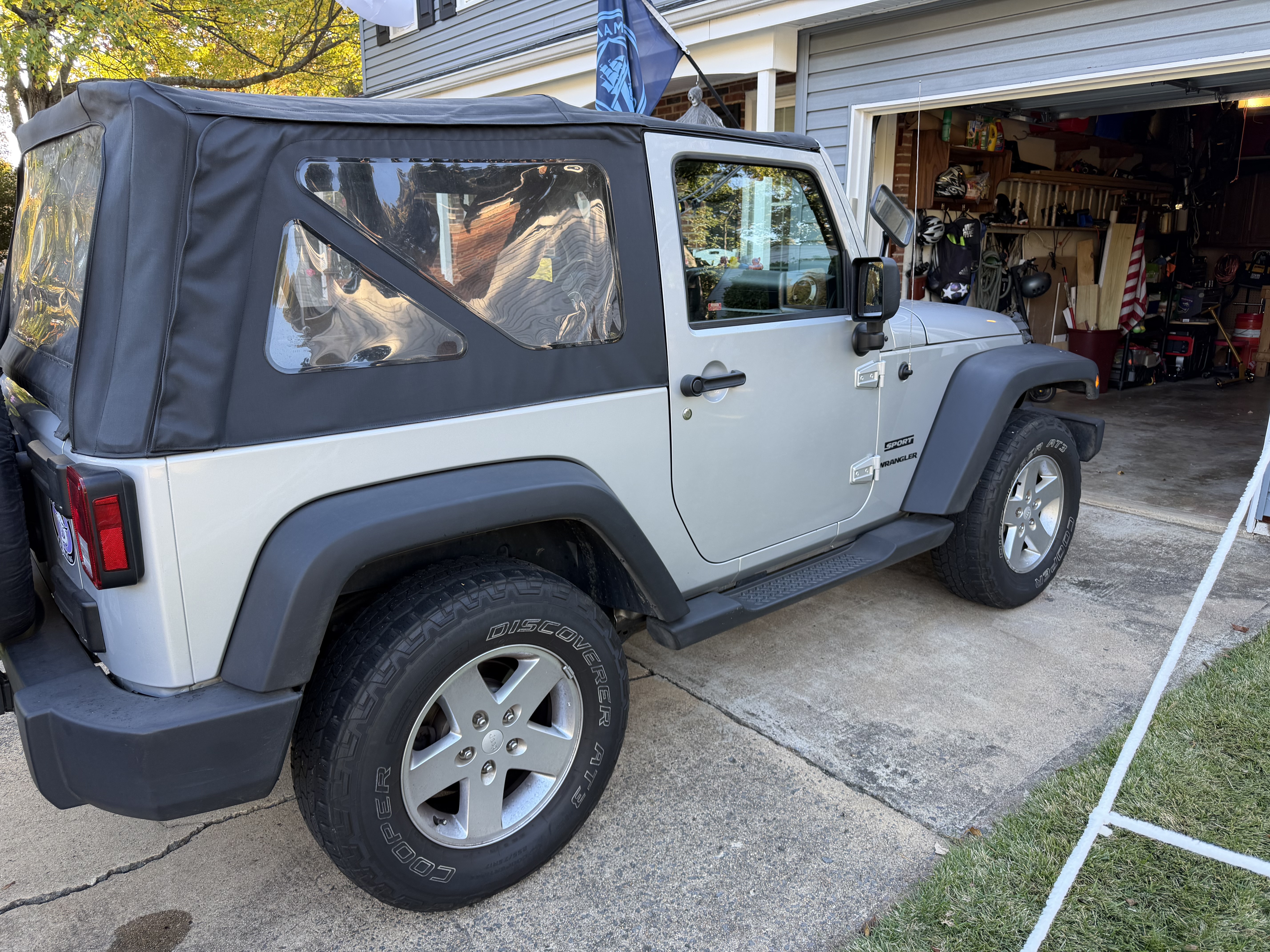 Used 2012 Jeep Wrangler Sport AWD/4WD image 2