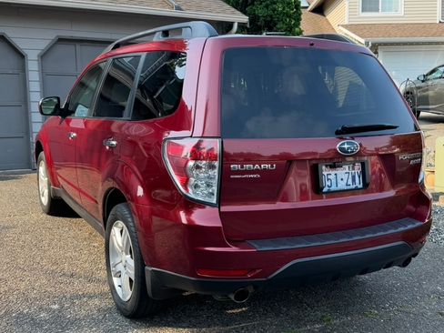 Used 2010 Subaru Forester 2.5X Limited AWD/4WD image 4