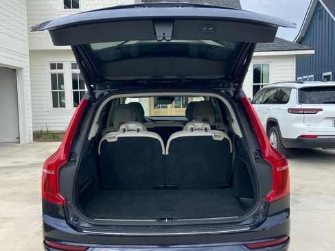 Used 2017 Volvo XC90 T6 Momentum w/ Vision Package image 5