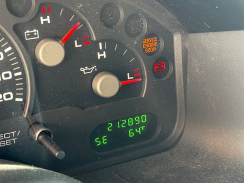 Used 2004 Ford Explorer Sport XLT image 15