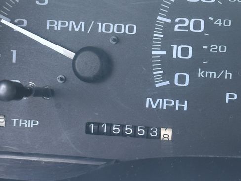 Used 1999 GMC Yukon Denali AWD/4WD image 23