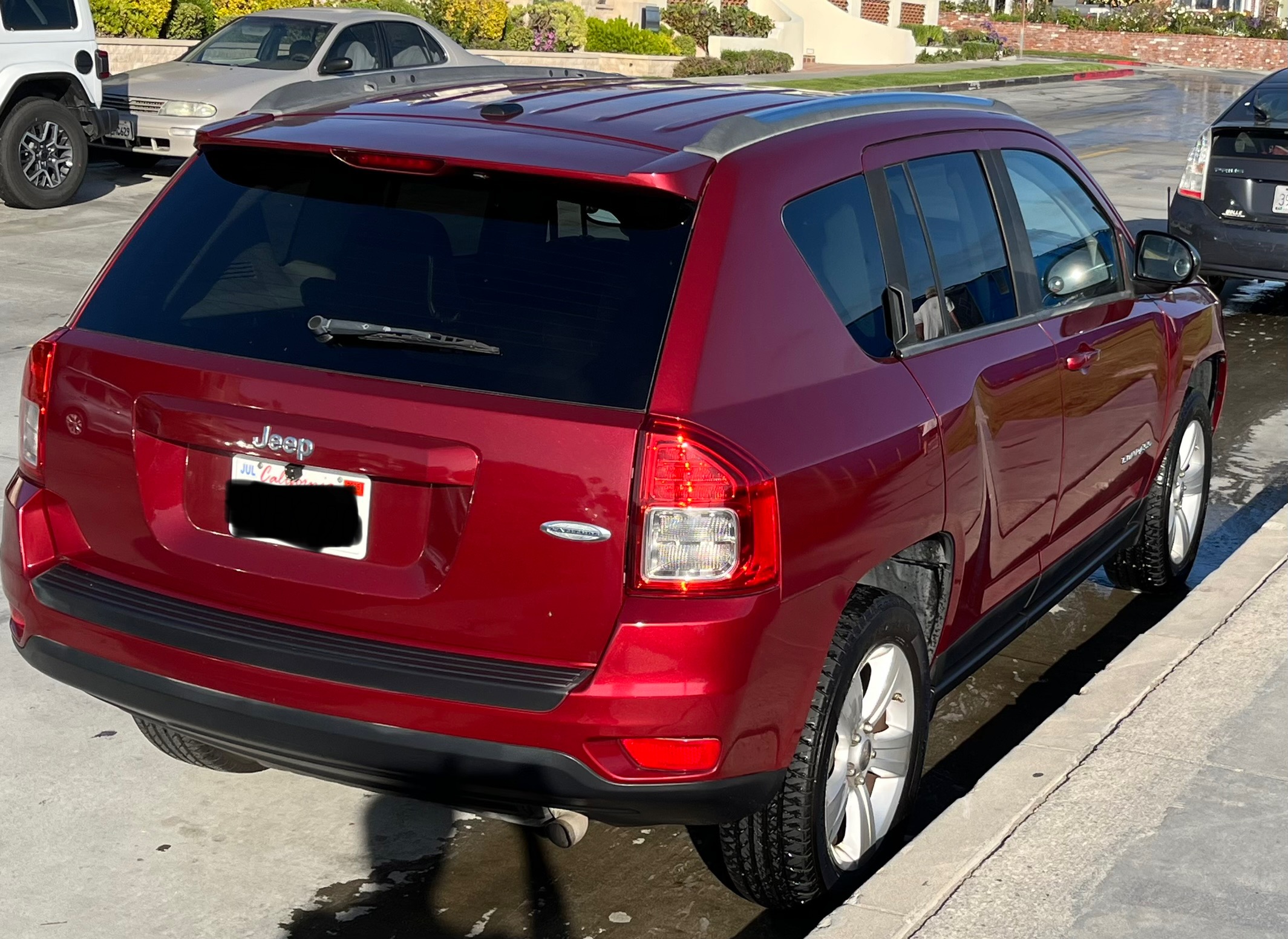 Used 2012 Jeep Compass Latitude w/ Sun/Sound Group FWD image 8