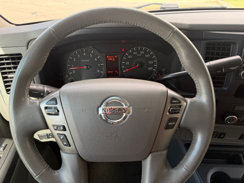 Used 2021 Nissan NV 3500 SL RWD image 14
