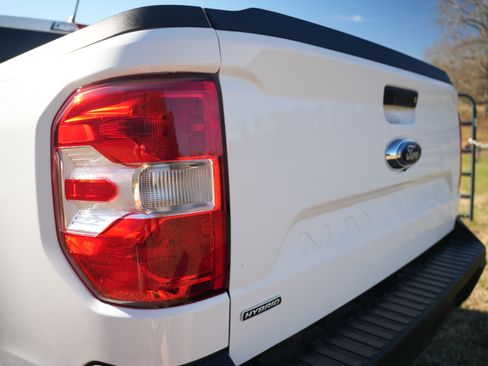 Used 2024 Ford Maverick XL image 10