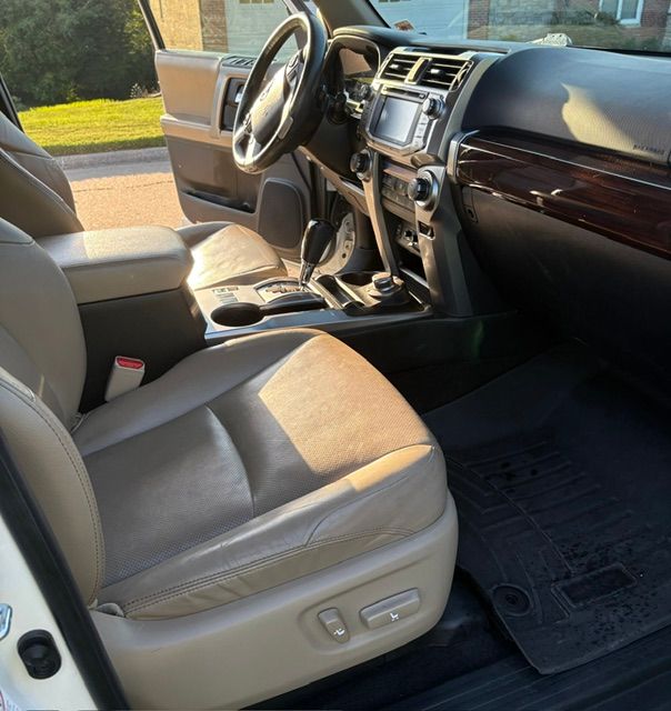 Used 2015 Toyota 4Runner Limited AWD/4WD image 8