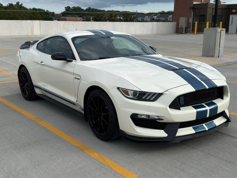 Used 2020 Ford Mustang Shelby GT350 w/ Technology Package RWD image 9