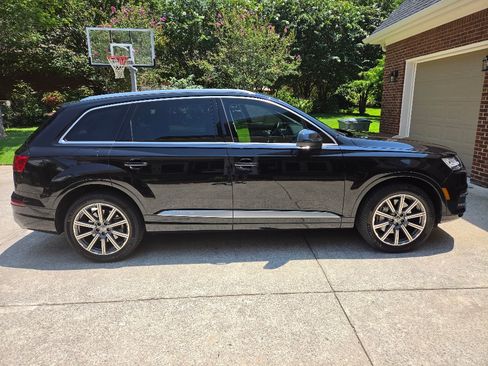 Used 2019 Audi Q7 2.0T Premium Plus w/ Premium Plus Package AWD/4WD image 1